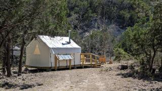 Cozy Safari Tent in Bandera for Romantic Getaways to Texas Hill Country - Vanderpool - 2