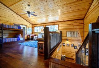 Gorgeous Pet Friendly Log Cabin with a Tipi and Pond, Perfect for a Weekend Getaway, Minutes from Hochatown - 6