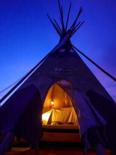 Cute Tipi in Tres Piedras for New Mexico Glamping Escapes - - 3