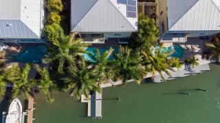 Luxury Waterfront Home With A Heated Pool And Spa! - 9