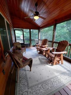 Incredible Cabin with Fireplace and Hot-tub Next to Hiking Trails in Mineral Bluff, Georgia - Mineral Bluff - 4