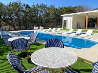 Efficiency-Style Cabin with Spa Lovely for a Couples Escape in Hunt, Texas - Hunt - 3