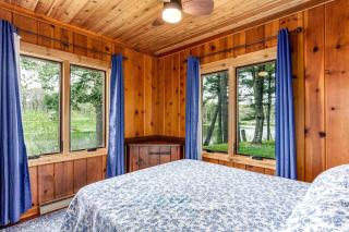 Beautiful Family Cabin with Cozy Interior and Exterior in Saint Croix Falls, Wisconsin - 3