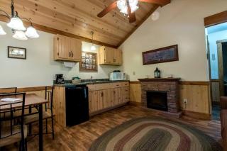 Cozy Cabin Rental Ideal for Glamping in West Virginia - - 7