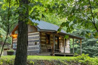 Rustic Wooden Cabin with Hot-tub in Riverton, West Virginia - - 9