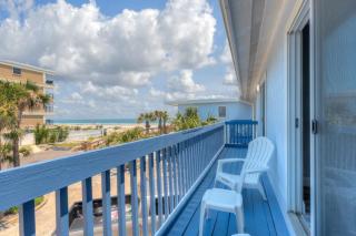 Good Times Tan Lines Oceanview Condo Pet Friendly - Jacksonville Beach - 6