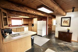 Spectacular Rustic Wooden Cabin in Blanding, Utah - 6