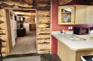 Spectacular Rustic Wooden Cabin in Blanding, Utah - 4