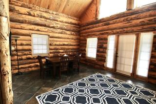 Spectacular Rustic Wooden Cabin in Blanding, Utah - 2