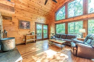 Fantastic Pet Friendly Cabin with Hot-tub and Barbecue in Cleveland, Georgia - Cleveland - 3