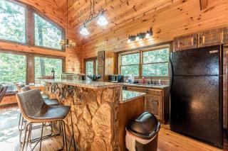 Fantastic Pet Friendly Cabin with Hot-tub and Barbecue in Cleveland, Georgia - Cleveland - 2