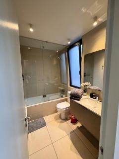 Luxury Apartment with Private Pool & Jacuzzi - 6