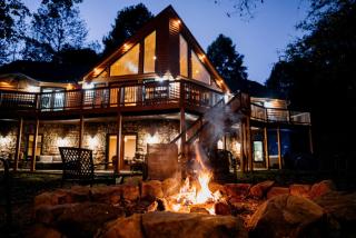 Fantastic Cabin with Fire Pit, Hot-tub and Fireplace in Sautee Nacoochee, Georgia - Sautee Nacoochee - 9