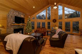 Fantastic Cabin with Fire Pit, Hot-tub and Fireplace in Sautee Nacoochee, Georgia - Sautee Nacoochee - 5