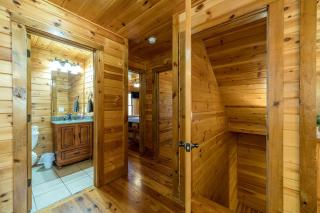 Pet-Friendly Cabin with Outdoor Living Space in Cleveland, Georgia - Cleveland - 4