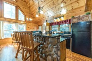 Pet-Friendly Cabin with Outdoor Living Space in Cleveland, Georgia - Cleveland - 1