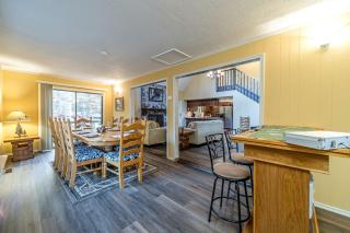 Gorgeous Cabin with Barbecue and Hot-tub in Clarkesville, Georgia - Clarkesville - 1