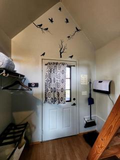 Gorgeous Secluded Cabin Nestled in the Middle of the Forest in Seward, Alaska - Seward - 4