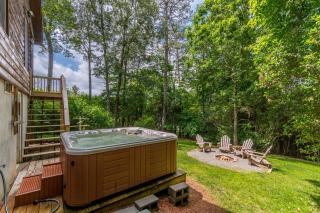 Secluded Cabin with Pool Table Nestled Amidst Georgia's Forests in Hiawassee, Georgia - Hiawassee - 5