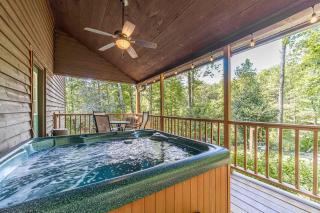 Impressive Cabin with Fireplace and Hot-tub in Sautee Nacoochee, Georgia - Sautee Nacoochee - 8