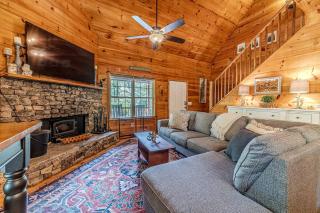 Impressive Cabin with Fireplace and Hot-tub in Sautee Nacoochee, Georgia - Sautee Nacoochee - 4