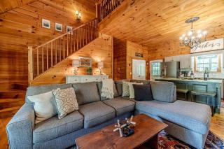 Impressive Cabin with Fireplace and Hot-tub in Sautee Nacoochee, Georgia - Sautee Nacoochee - 3