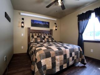 Gorgeous Old West Cabin with Stunning Countryside Sights in Island Park, Idaho - Rea - 4