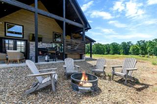 Splendid Cabin with Hot Tub and Foosball in Broken Bow, Oklahoma - Broken Bow - 7