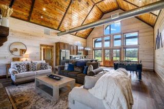 Splendid Cabin with Hot Tub and Foosball in Broken Bow, Oklahoma - Broken Bow - 1