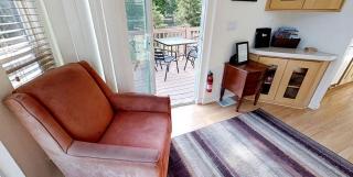 Charming Cottage Rental with Fabulous Views of the Trinity River in Northern California - 9