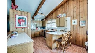 Gorgeous Cabin with Fireplace and Barbecue in Greer, Arizona - 1