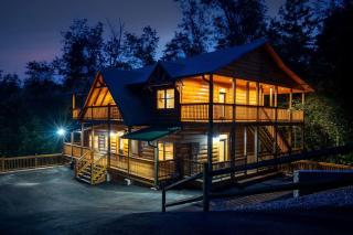 Gorgeous Cabin with Arcade Games, Pool and Endless Entertainment in Tennessee - Gatlinburg - 8