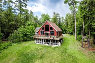 Stunning Cabin Surrounded by Trees and Fire Pit Provided in Bowerbank, Maine - 5