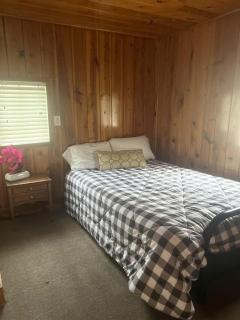 Tiny Cabin with Beautiful Lake Views in Rapid City, South Dakota - Rapid City - 2
