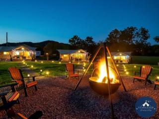 Beautiful Secluded Tented Cabin with Fire Pit in Sevierville, Tennessee - 3