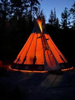 Cute Pet-Friendly Tipi Rental for Four, Perfect for Exploring Idaho - Naples - 1