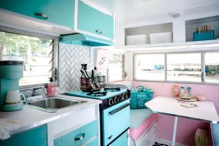 Vintage Camper Rental in Franklin for Couples Getaway in the Mountains in North Carolina - 1