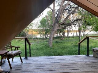 Luxurious Texas Camping Retreat on Lake Bastrop - Bastrop - 7
