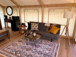 Luxurious Texas Camping Retreat on Lake Bastrop - Bastrop - 6