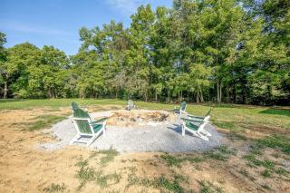 Off-Grid Tiny House with Fire Pit and Countryside Views in Tennessee - 5