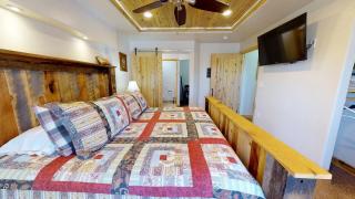 Spacious Seven-Person Cottage Rental with Covered Porch near Moab, Utah - Blanding - 1
