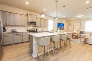 Spacious 8-Bedroom Home in Clermont - Orlando - 2
