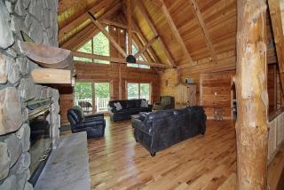 Group Spacious Cabin with Hot-Tub and Picnic Areas in Ohio - 5