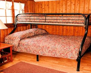 Lovely Lakefront Cabin Rental for Five Guests in West Branch, Michigan - Damon - 2