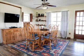 Spacious Cottage Rental for Group Getaway on Ranch near Dallas, Texas - Buckner - 9