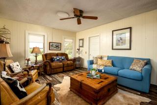 Spacious Cottage Rental for Group Getaway on Ranch near Dallas, Texas - Buckner - 7