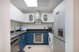 StayShort - Spacious 3BR Marina Stay with City Views - 5