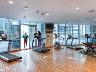 StayShort - Spacious 3BR Marina Stay with City Views - 3