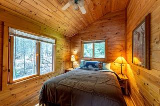 Secluded Pet-Friendly Cabin Rental on Big Lake for Dreamy Glamping in Ely, MN - Ely - 3