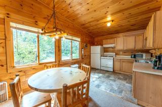 Lakeside Cabin Rental for Unforgettable Family Glamping Escapes to Ely, Minnesota - Ely - 4